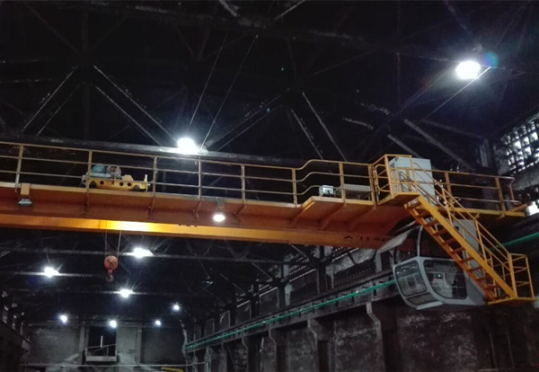 五糧(liang)液技(ji)術中心(xin)起重(zhong)機(ji)
