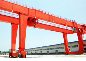 U型(xing)雙(shuang)主(zhu)樑(liang)門(men)式起重(zhong)機