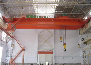 QB型防(fang)爆弔鉤(gou)橋(qiao)式(shi)起(qi)重(zhong)機